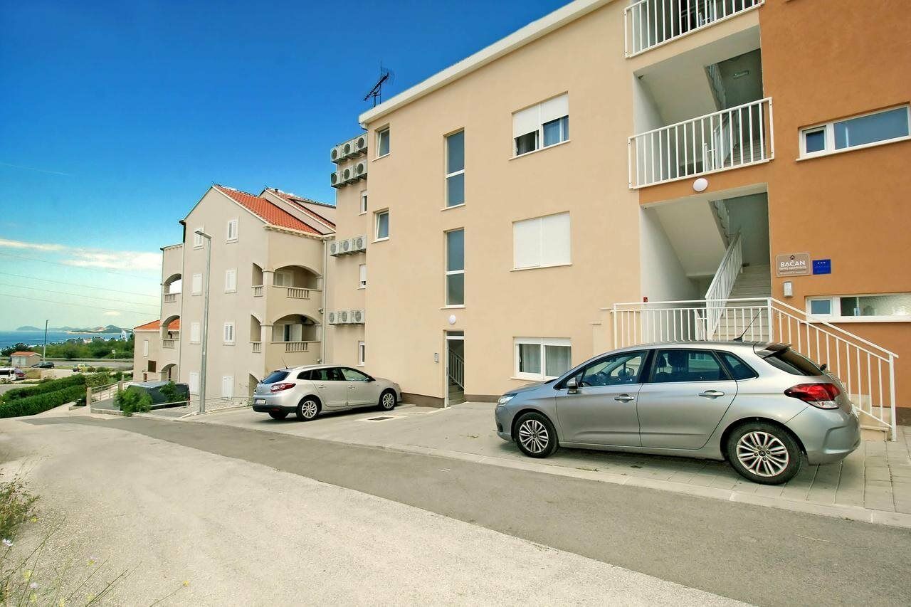 Bacan Family Apartment