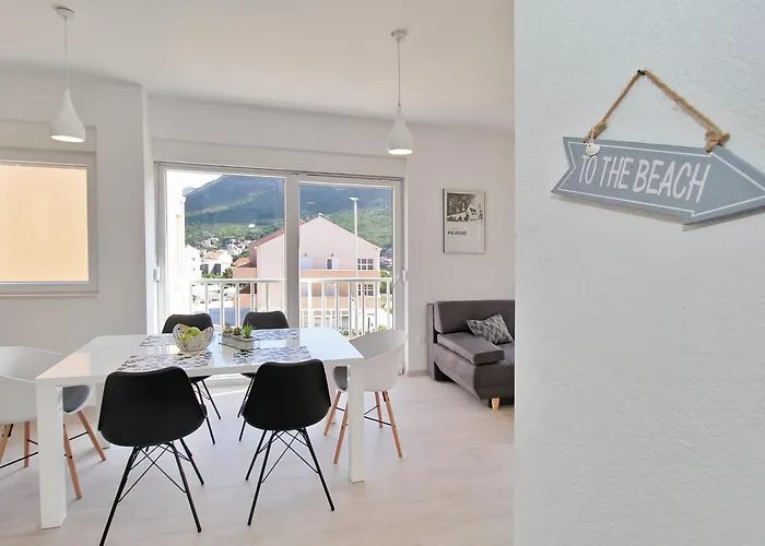 Bacan Family Apartments